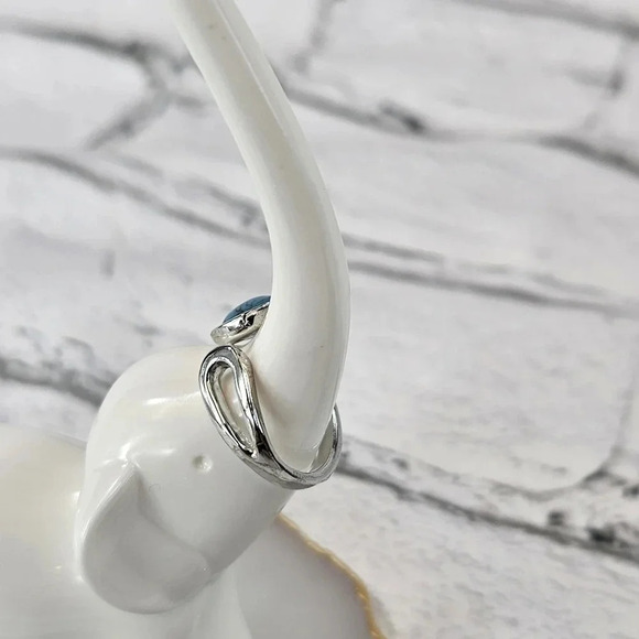 Blue Oval Adjustable Fashion Ring  A22 - Picture 3 of 6